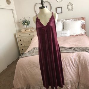 Dress Burgundy velvet beautiful lace detail!!